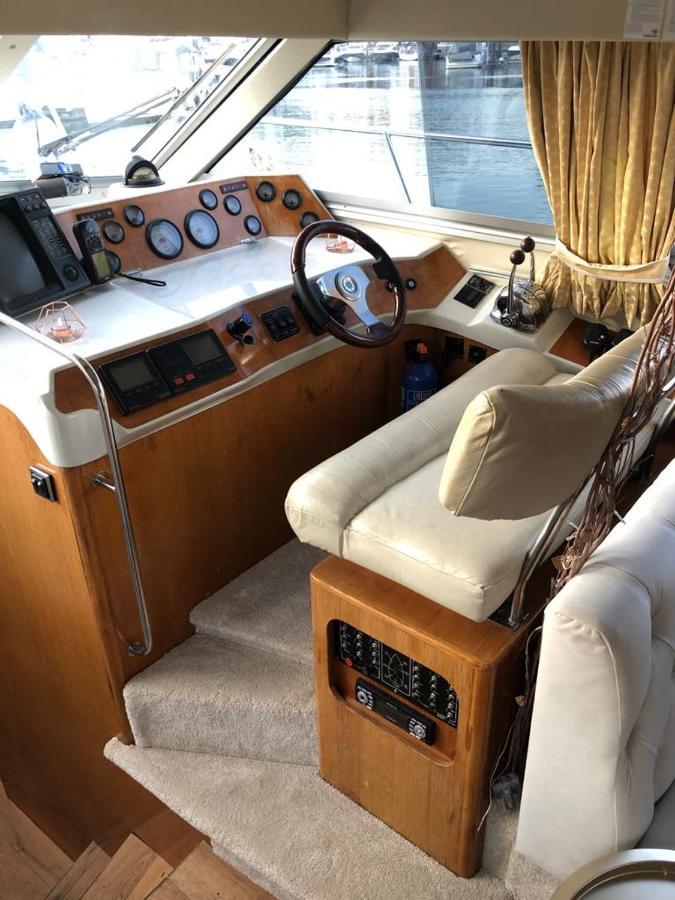 Luxury 40 Foot Yacht On 5 Star Ocean Village Marina Southampton - Minutes Away From City Centre And Cruise Terminals - Free Parking Included Luaran gambar