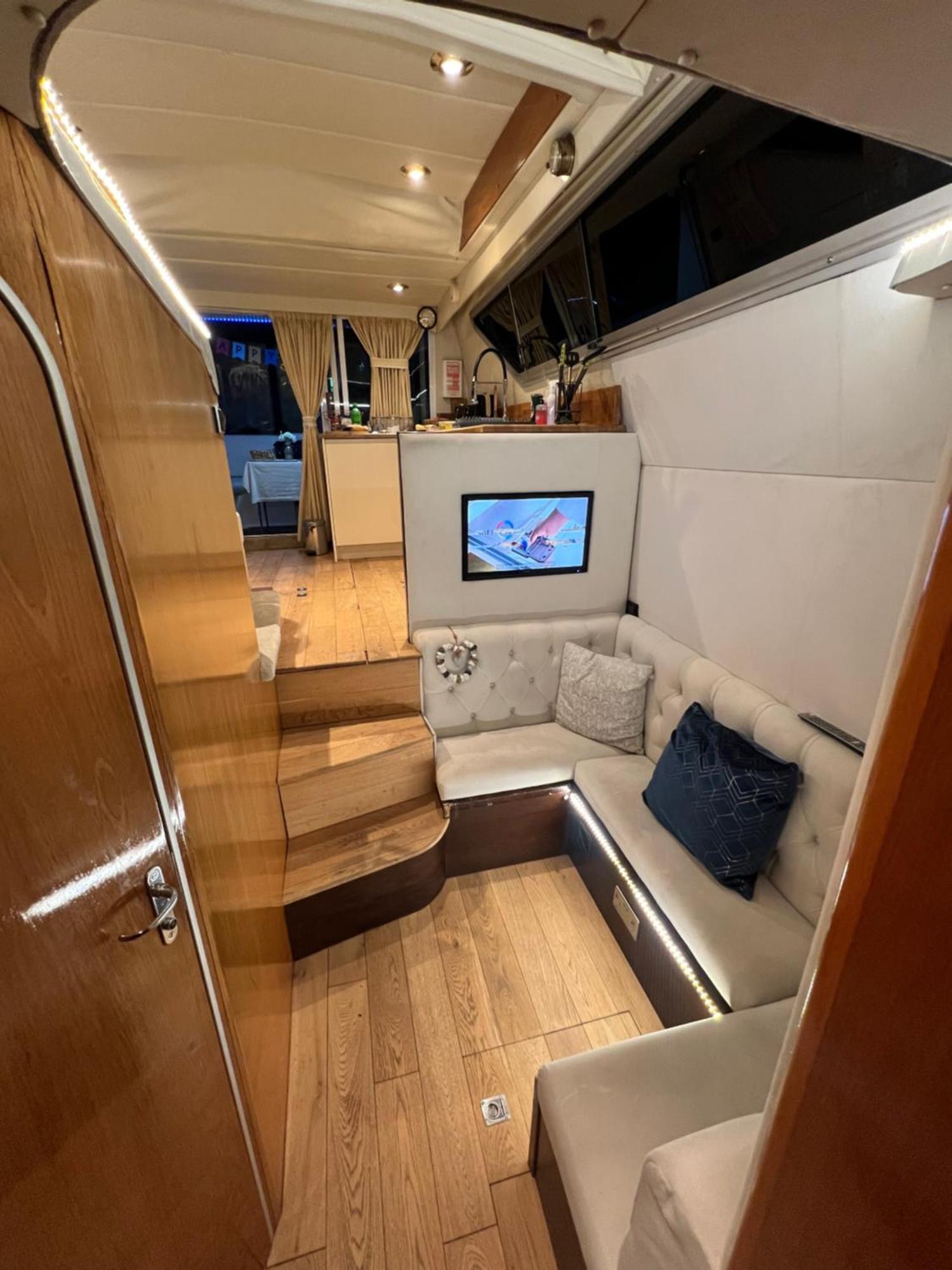 Luxury 40 Foot Yacht On 5 Star Ocean Village Marina Southampton - Minutes Away From City Centre And Cruise Terminals - Free Parking Included Luaran gambar