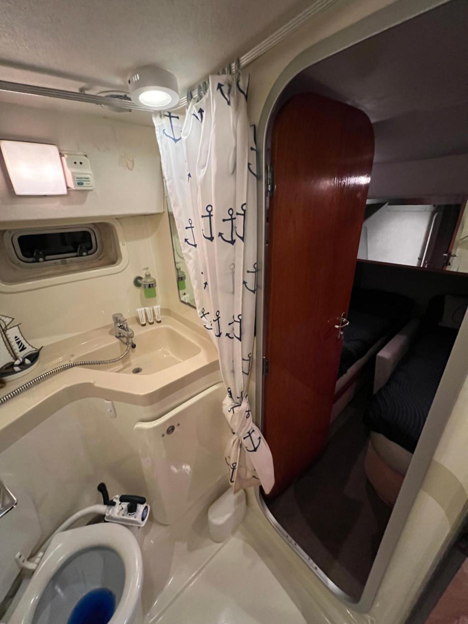 Luxury 40 Foot Yacht On 5 Star Ocean Village Marina Southampton - Minutes Away From City Centre And Cruise Terminals - Free Parking Included Luaran gambar