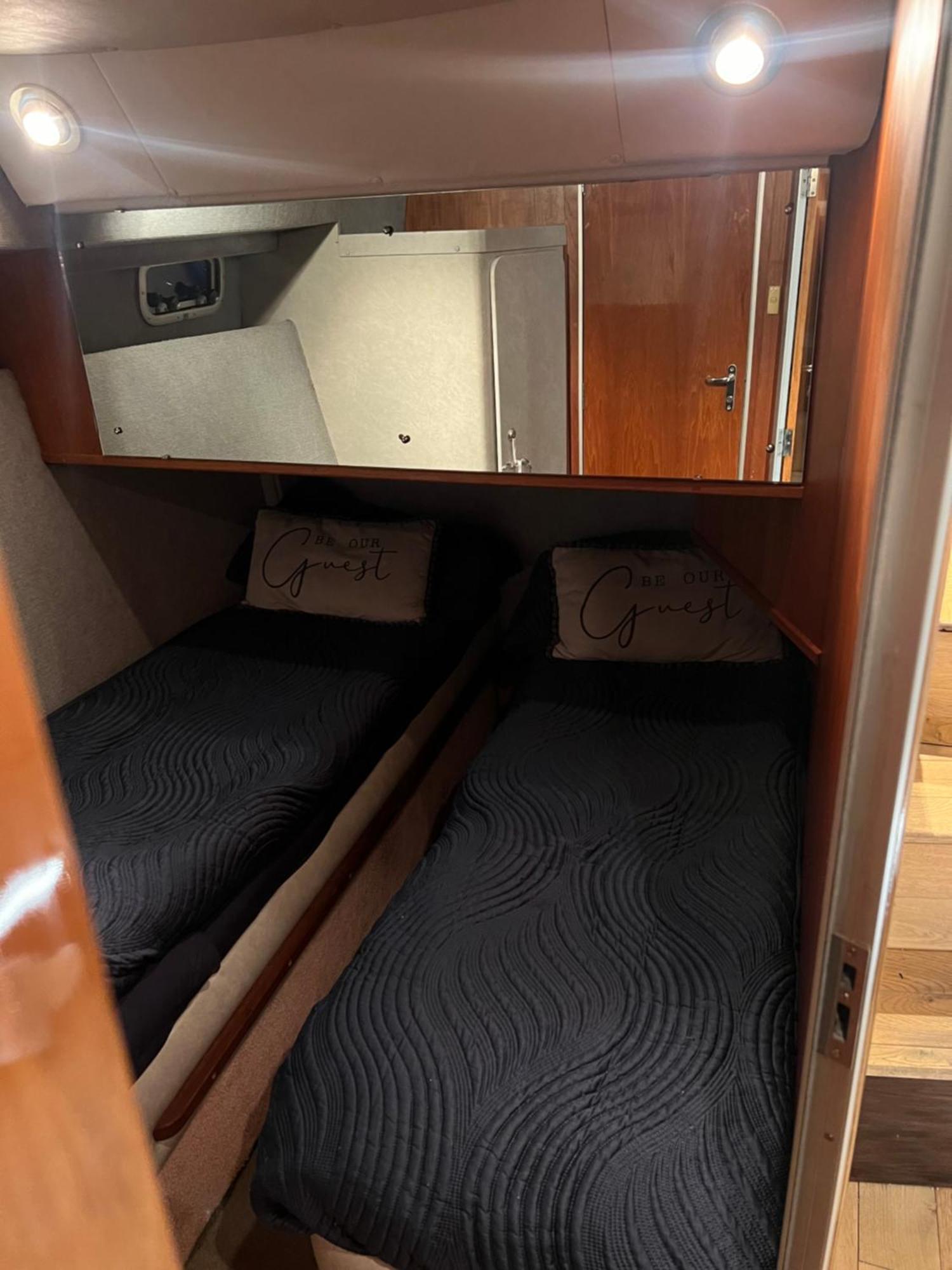 Luxury 40 Foot Yacht On 5 Star Ocean Village Marina Southampton - Minutes Away From City Centre And Cruise Terminals - Free Parking Included Luaran gambar