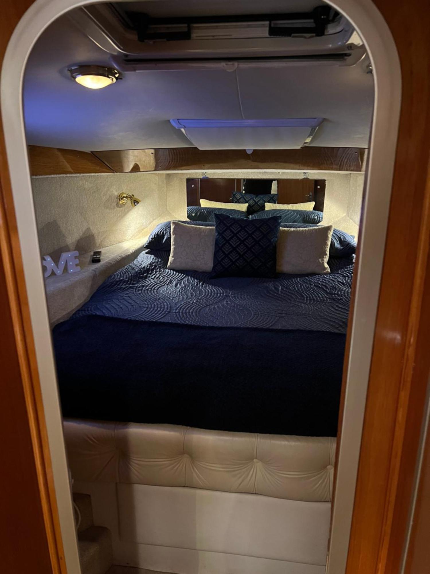 Luxury 40 Foot Yacht On 5 Star Ocean Village Marina Southampton - Minutes Away From City Centre And Cruise Terminals - Free Parking Included Luaran gambar